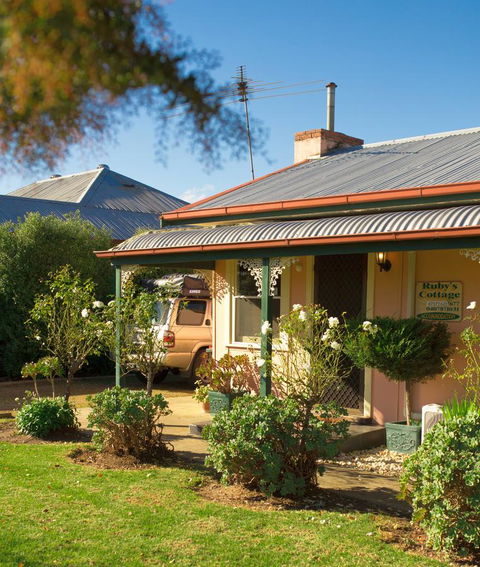 Ruby\'s Cottage - Tourism Noosa 0