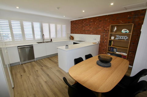 Southern Sands\' Beachfront Apartment - Tourism Noosa 7