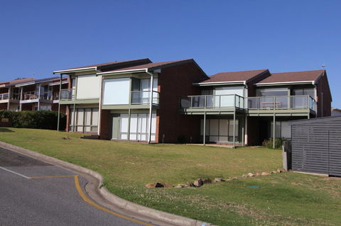 Southern Sands\' Beachfront Apartment - Tourism Noosa 1
