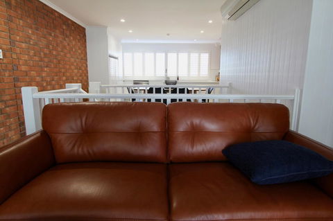 Southern Sands\' Beachfront Apartment - Tourism Noosa 6