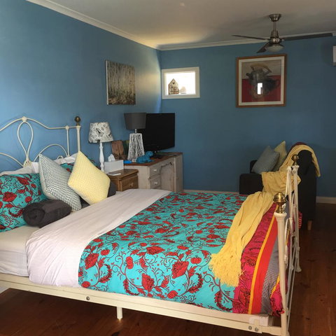 KI Dragonfly Guesthouse - Tourism Noosa 8