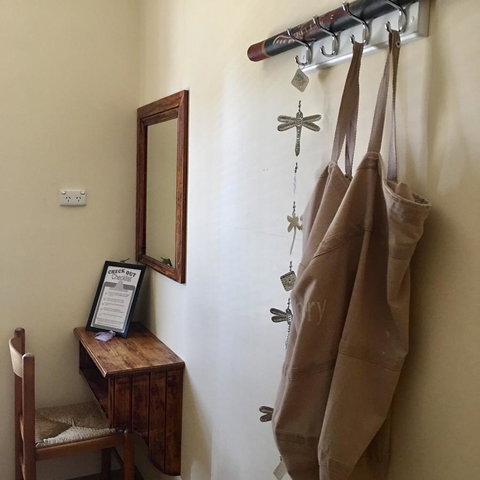 KI Dragonfly Guesthouse - Tourism Noosa 24