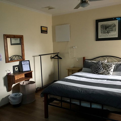 KI Dragonfly Guesthouse - Tourism Noosa 29
