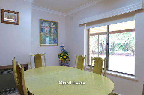 The Lyndoch Motel - Tourism Noosa 30