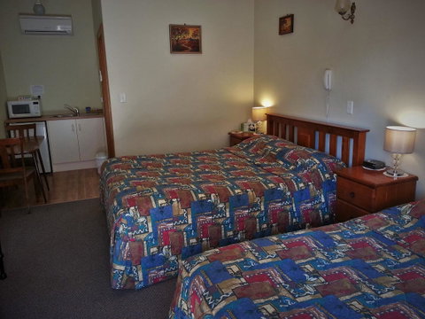 Sonbern Lodge Motel - Tourism Noosa 25