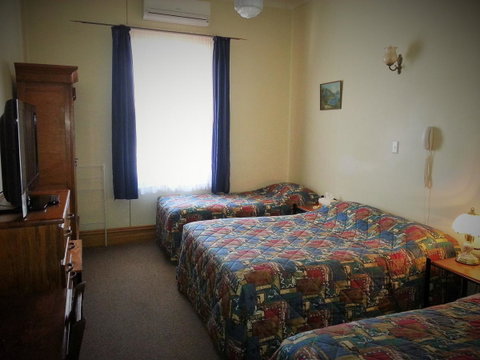 Sonbern Lodge Motel - Tourism Noosa 9