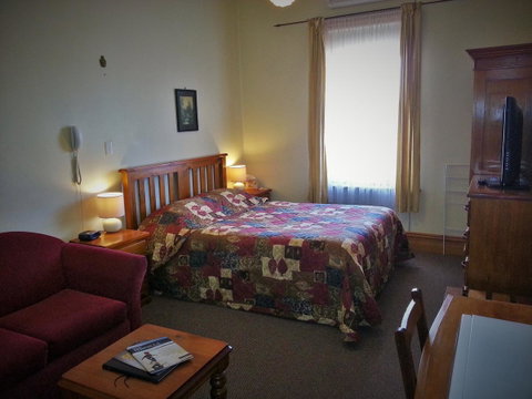 Sonbern Lodge Motel - Tourism Noosa 5
