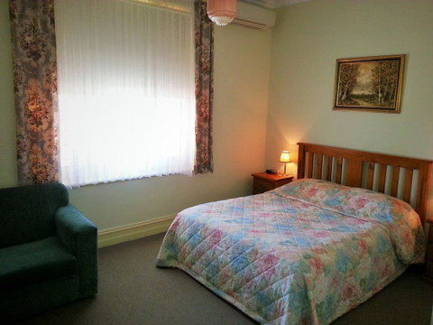 Sonbern Lodge Motel - Tourism Noosa 11