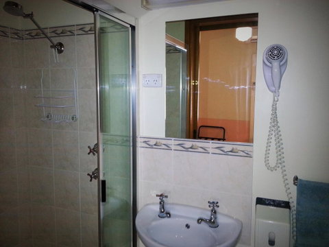 Sonbern Lodge Motel - Tourism Noosa 16