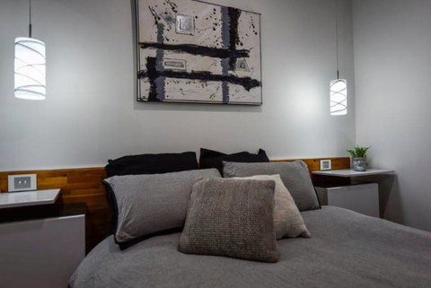 BENGALEE EXECUTIVE TOWNHOUSE- MODERN & STYLISH - Tourism Noosa 2