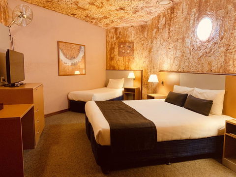 Desert Cave Hotel - Tourism Noosa 23
