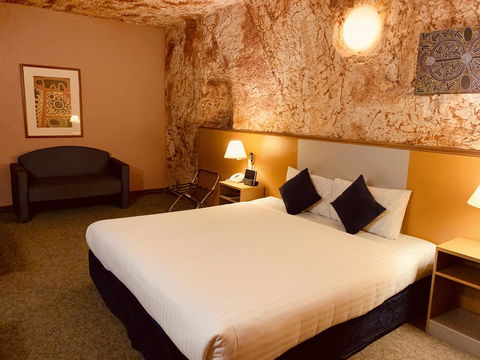 Desert Cave Hotel - Tourism Noosa 3