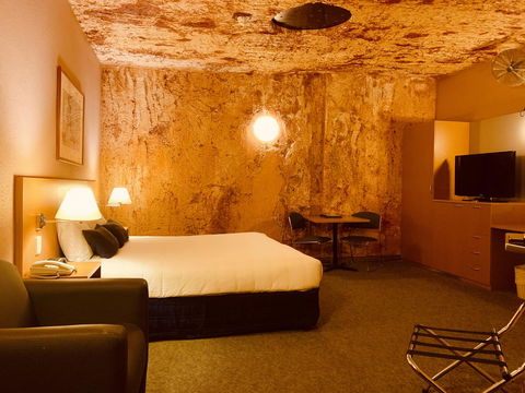Desert Cave Hotel - Tourism Noosa 18
