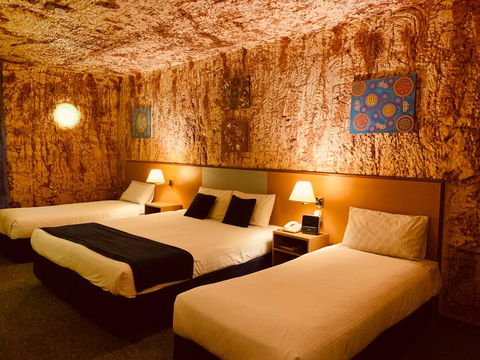 Desert Cave Hotel - Tourism Noosa 33
