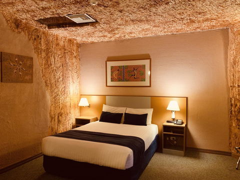 Desert Cave Hotel - Tourism Noosa 12