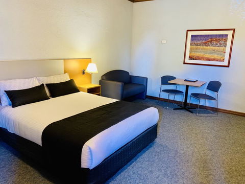 Desert Cave Hotel - Tourism Noosa 19