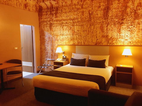 Desert Cave Hotel - Tourism Noosa 40