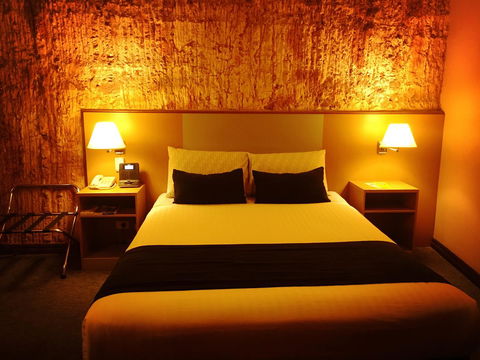 Desert Cave Hotel - Tourism Noosa 38