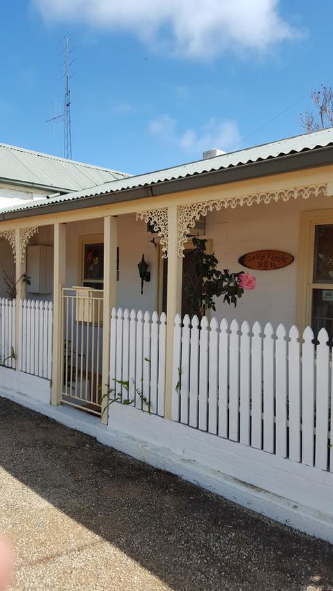 Cosy Nook - Tourism Noosa 0