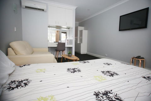 St Francis Winery - Tourism Noosa 4