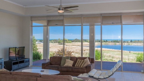 Golfers Paradise (18th Tee) - 52 Huntingdale Drive - Tourism Noosa 15