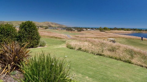 Golfers Paradise (18th Tee) - 52 Huntingdale Drive - Tourism Noosa 13