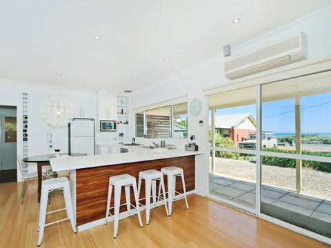 Boat House - Tourism Noosa 1
