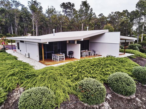 Eight Willows Retreat - Tourism Noosa 24