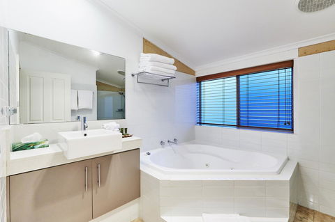 Eight Willows Retreat - Tourism Noosa 17