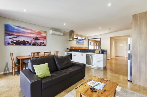 Eight Willows Retreat - Tourism Noosa 8