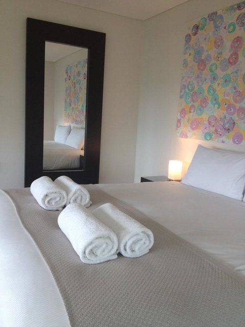 The Roozen Residence - Tourism Noosa 24