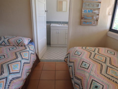 Lazy Lobster Holiday Units & Chalets - Tourism Noosa 2