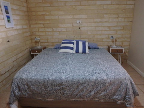 Lazy Lobster Holiday Units & Chalets - Tourism Noosa 11