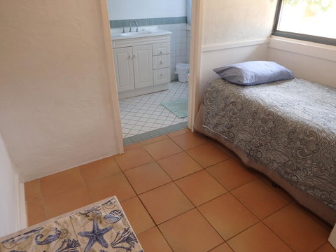 Lazy Lobster Holiday Units & Chalets - Tourism Noosa 12