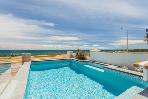 Cottesloe Beach House I - Tourism Noosa 2