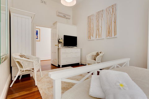 Cottesloe Beach House I - Tourism Noosa 13