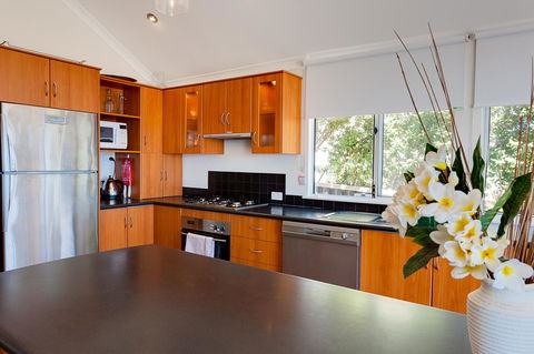 Cottesloe Beach House I - Tourism Noosa 15