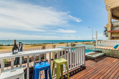 Cottesloe Beach House I - Tourism Noosa 11
