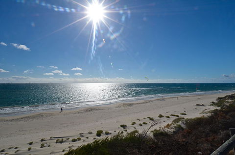Cottesloe Beachfront Ocean View Apartment - Tourism Noosa 8