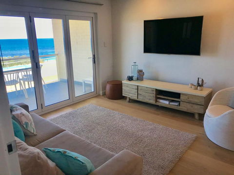 Cottesloe Beachfront Ocean View Apartment - Tourism Noosa 6