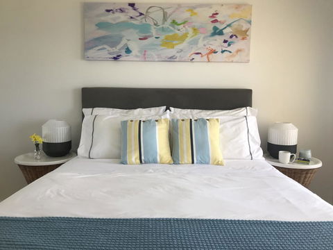 Cottesloe Beachfront Ocean View Apartment - Tourism Noosa 3