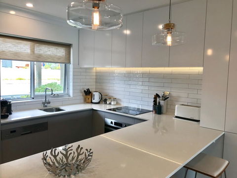 Cottesloe Beachfront Ocean View Apartment - Tourism Noosa 12