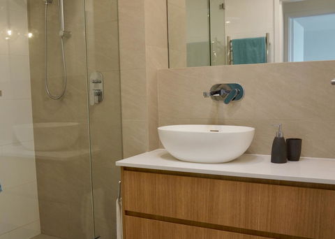 Cottesloe Beachfront Ocean View Apartment - Tourism Noosa 17