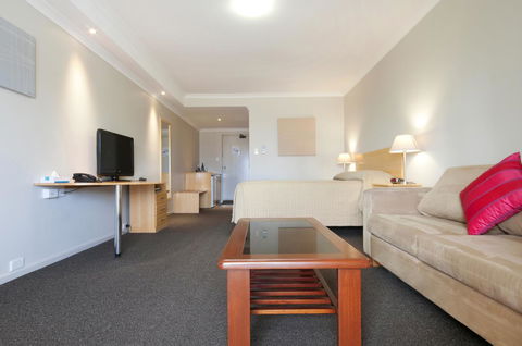 Dog Rock Motel - Tourism Noosa 33