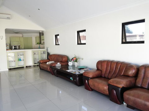 Perth Lake Side Lodge - Tourism Noosa 14