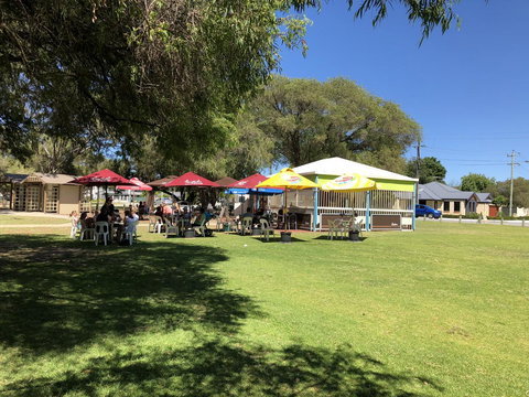 Perth Lake Side Lodge - Tourism Noosa 22