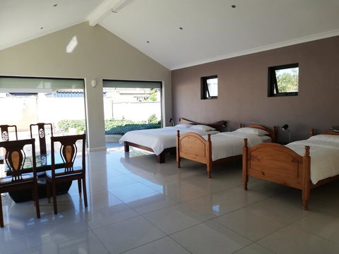 Perth Lake Side Lodge - Tourism Noosa 9