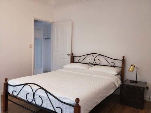 Perth Lake Side Lodge - Tourism Noosa 8