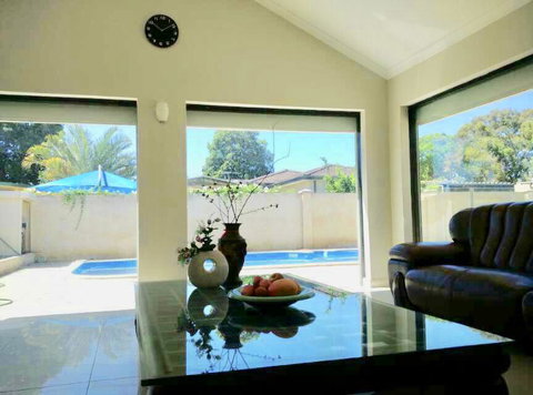 Perth Lake Side Lodge - Tourism Noosa 18