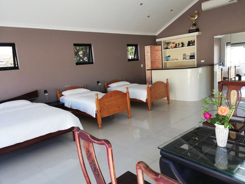 Perth Lake Side Lodge - Tourism Noosa 11